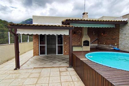 Apartamento à venda com 256m², 3 quartos e 2 vagasCobertura - Piscina