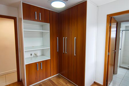 Apartamento à venda com 256m², 3 quartos e 2 vagasQuarto 2