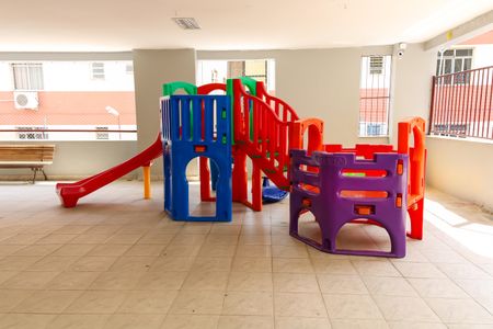 Apartamento à venda com 82m², 2 quartos e 1 vaga Apartamento à venda com 82m², 2 quartos e 1 vagaÁrea comum - Playground