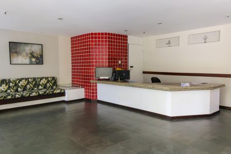 Apartamento à venda com 82m², 2 quartos e 1 vaga Apartamento à venda com 82m², 2 quartos e 1 vagaPortaria