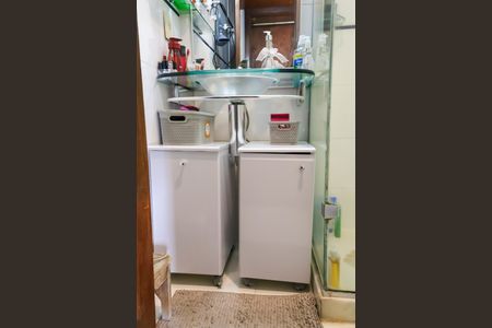 Apartamento à venda com 82m², 2 quartos e 1 vaga Apartamento à venda com 82m², 2 quartos e 1 vagaBanheiro