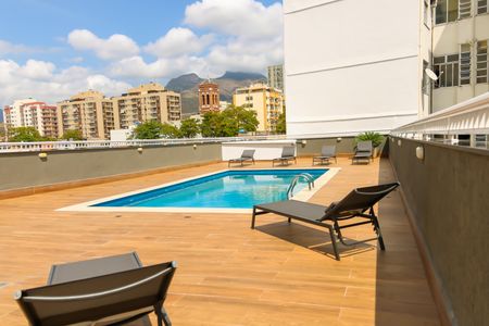 Apartamento à venda com 82m², 2 quartos e 1 vaga Apartamento à venda com 82m², 2 quartos e 1 vagaÁrea comum - Piscina