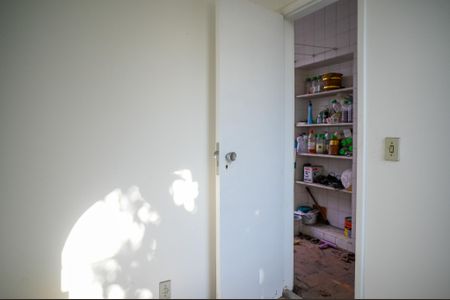 Casa à venda com 356m², 5 quartos e 4 vagasQuarto de Serviço