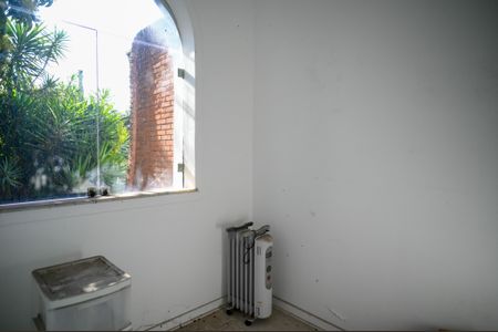 Casa à venda com 356m², 5 quartos e 4 vagasQuarto de Serviço