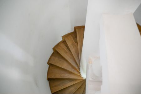 Casa à venda com 356m², 5 quartos e 4 vagasEscada