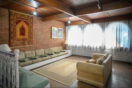 Casa à venda com 356m², 5 quartos e 4 vagasSala