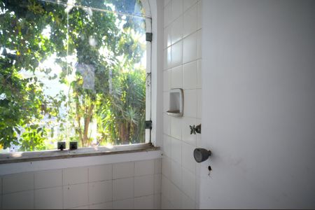 Casa à venda com 356m², 5 quartos e 4 vagasBanheiro de serviço