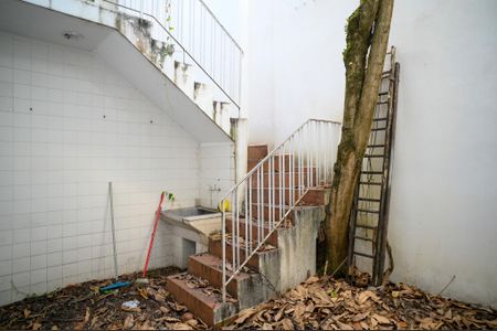 Casa à venda com 356m², 5 quartos e 4 vagasCasa 2 - Área de Serviço