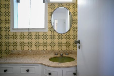 Casa à venda com 356m², 5 quartos e 4 vagasBanheiro da Suíte 3