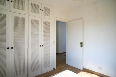 Casa à venda com 356m², 5 quartos e 4 vagasSuíte 2