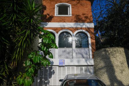 Casa à venda com 356m², 5 quartos e 4 vagasFachada