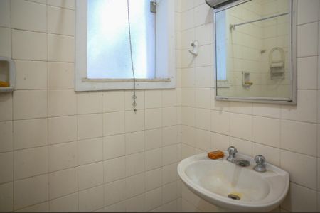 Casa à venda com 356m², 5 quartos e 4 vagasCasa 2 - Banheiro