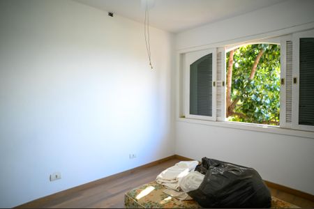 Casa à venda com 356m², 5 quartos e 4 vagasQuarto 