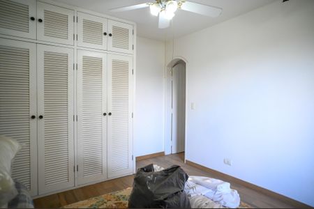 Casa à venda com 356m², 5 quartos e 4 vagasQuarto 