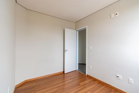 Apartamento à venda com 58m², 2 quartos e 2 vagasQuarto 2