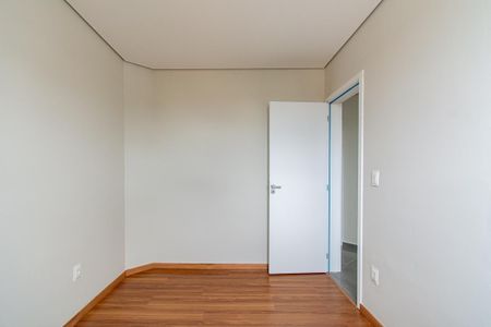 Apartamento à venda com 58m², 2 quartos e 2 vagasQuarto 2