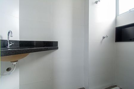 Apartamento à venda com 73m², 2 quartos e 2 vagasBanheiro da Suíte