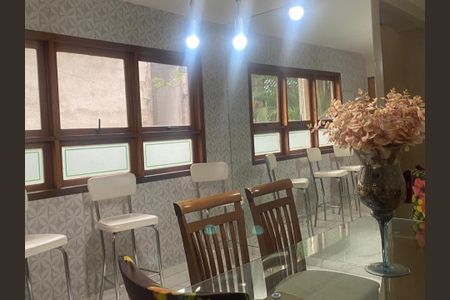 Casa à venda com 160m², 7 quartos e 1 vaga Casa à venda com 160m², 7 quartos e 1 vagaSala de Jantar