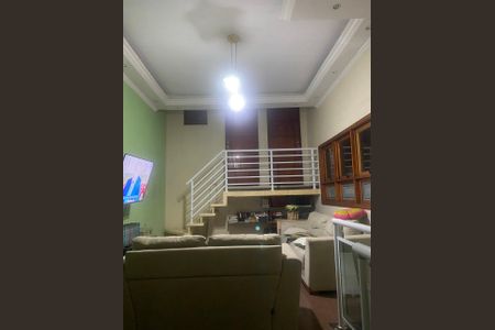 Sala de casa à venda com 7 quartos, 160m² em Bandeiras, Osasco