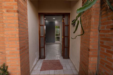 Casa para alugar com 180m², 3 quartos e 2 vagasEntrada da Casa