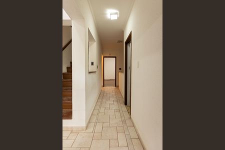 Casa para alugar com 180m², 3 quartos e 2 vagasCorredor