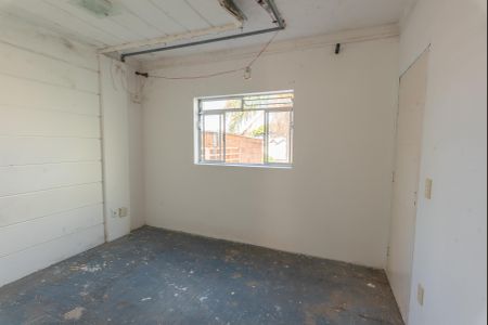 Casa à venda com 374m², 5 quartos e 3 vagas Casa à venda com 374m², 5 quartos e 3 vagasQuarto