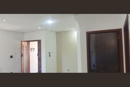 Casa à venda com 374m², 5 quartos e 3 vagas