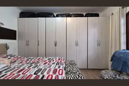 Casa à venda com 227m², 3 quartos e 4 vagas Casa à venda com 227m², 3 quartos e 4 vagasSuíte