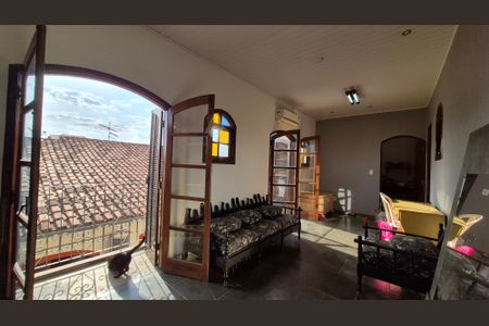 Casa à venda com 227m², 3 quartos e 4 vagas Casa à venda com 227m², 3 quartos e 4 vagasQuarto de Serviço 1