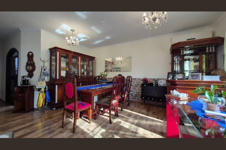 Casa à venda com 227m², 3 quartos e 4 vagas Casa à venda com 227m², 3 quartos e 4 vagasSala