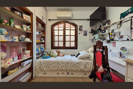 Casa à venda com 227m², 3 quartos e 4 vagas Casa à venda com 227m², 3 quartos e 4 vagasQuarto 2