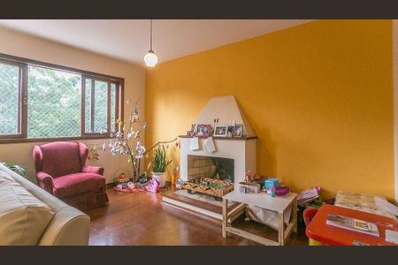 Casa à venda com 4 quartos, 260m² em Vila Albano, São Paulo