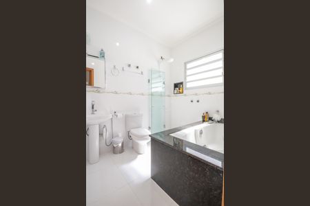 Casa à venda com 470m², 8 quartos e 7 vagasBanheiro da Suíte