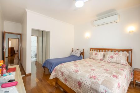 Casa à venda com 470m², 8 quartos e 7 vagasSuíte