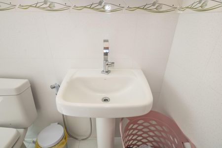 Casa à venda com 470m², 8 quartos e 7 vagasBanheiro 2