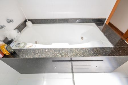 Casa à venda com 470m², 8 quartos e 7 vagasBanheiro da Suíte