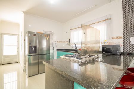 Casa à venda com 470m², 8 quartos e 7 vagasCozinha