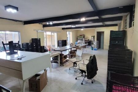 Casa à venda com 516m², 4 quartos e 4 vagas