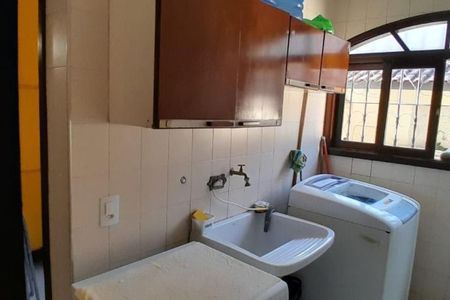 Casa à venda com 156m², 3 quartos e 4 vagas