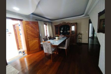 Casa à venda com 3 quartos, 179m² em Jardim das Vertentes, São Paulo