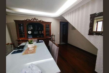 Casa à venda com 3 quartos, 179m² em Jardim das Vertentes, São Paulo