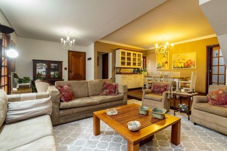 Casa à venda com 3 quartos, 200m² em Jardim das Vertentes, São Paulo