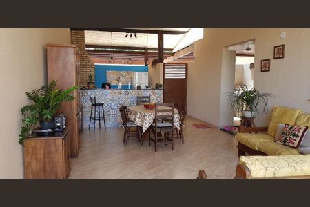 Casa à venda com 3 quartos, 227m² em Vila Sonia, São Paulo