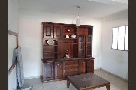 Casa à venda com 4 quartos, 220m² em Vila Albano, São Paulo