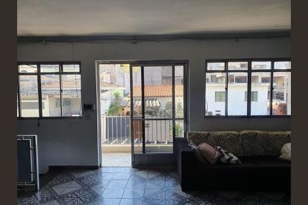 Casa à venda com 4 quartos, 220m² em Vila Albano, São Paulo