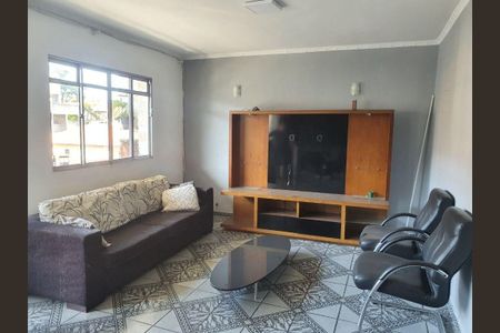 Casa à venda com 4 quartos, 220m² em Vila Albano, São Paulo