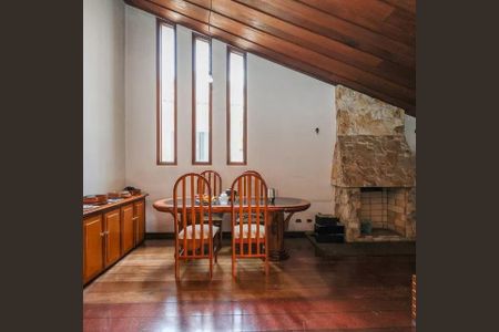 Casa à venda com 5 quartos, 223m² em Morumbi, São Paulo