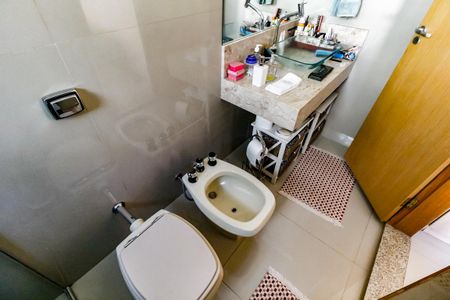 Casa à venda com 410m², 4 quartos e 4 vagasBanheiro da Suíte 1