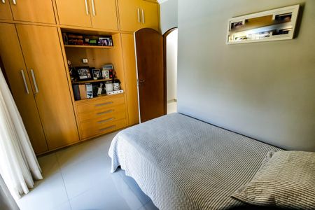 Casa à venda com 410m², 4 quartos e 4 vagasQuarto 2