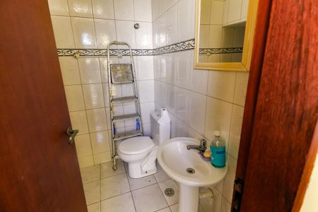 Casa à venda com 410m², 4 quartos e 4 vagasBanheiro de apoio